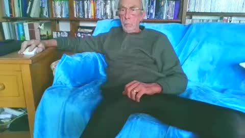 Snapshot of oldhornydick chatting on 01/05/25, 09:36 oldhornydick online show from 01/05/25, 09:36