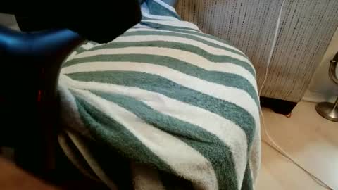 Snapshot of oldhotguy420 chatting on 12/16/25, 09:20 oldhotguy420 online show from 12/16/25, 09:20