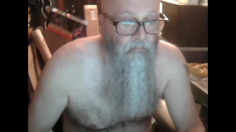 Snapshot of oldman196262 chatting on 02/16/25, 01:38 oldman196262 online show from 02/16/25, 01:38