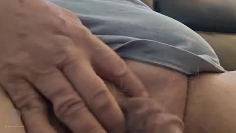 Snapshot of oldmanhorny19 chatting on 03/01/25, 01:07 oldmanhorny19 online show from 03/01/25, 01:07