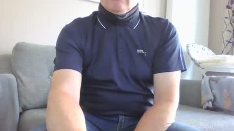 Snapshot of oldmanplays chatting on 07/10/26, 11:35 oldmanplays online show from 07/10/26, 11:35