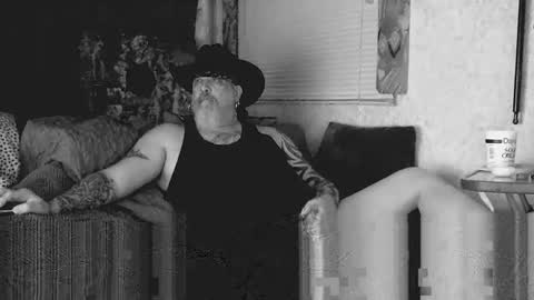 Snapshot of oldskoolll chatting on 02/09/26, 02:15 oldskoolll online show from 02/09/26, 02:15