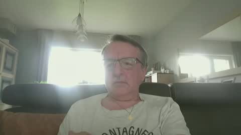 Snapshot of oldtimer160162493 chatting on 05/05/26, 12:35 oldtimer160162493 online show from 05/05/26, 12:35