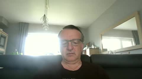 Snapshot of oldtimer160162493 chatting on 06/03/26, 01:46 oldtimer160162493 online show from 06/03/26, 01:46