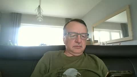 Snapshot of oldtimer160162493 chatting on 06/11/26, 12:58 oldtimer160162493 online show from 06/11/26, 12:58
