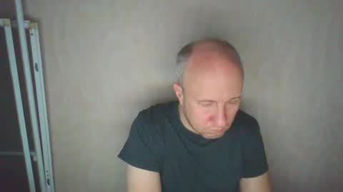 Snapshot of oleg365 chatting on 12/28/24, 06:39 figaro online show from 12/28/24, 06:39