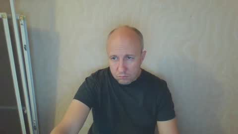 Snapshot of oleg365 chatting on 12/29/24, 06:24 figaro online show from 12/29/24, 06:24