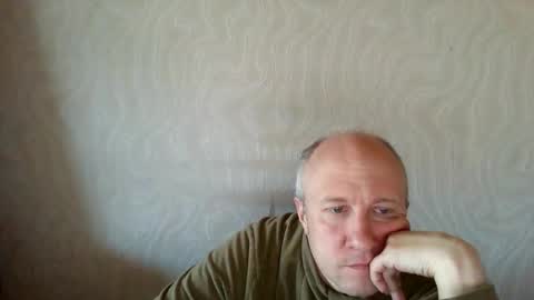 Snapshot of oleg365 chatting on 05/04/26, 06:31 figaro online show from 05/04/26, 06:31