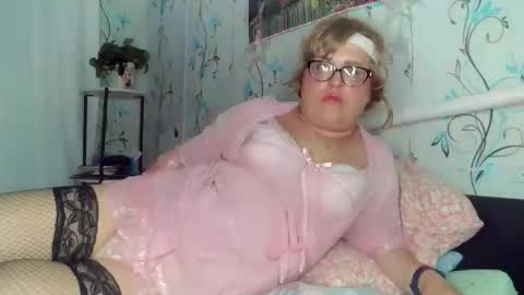 Snapshot of olesya_mtf chatting on 05/06/26, 10:37 Olesya online show from 05/06/26, 10:37