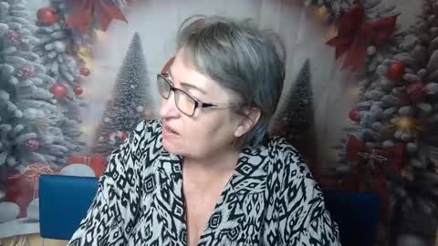 Snapshot of olgaluck chatting on 12/22/25, 07:38 OlgaLuck online show from 12/22/25, 07:38