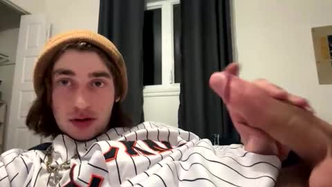 oliboy34 online show from 12/18/25, 02:06