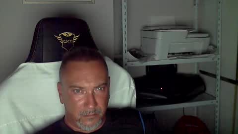 Snapshot of olimpio1230 chatting on 09/25/25, 04:21 olimpio1230 online show from 09/25/25, 04:21