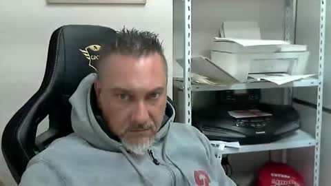 Snapshot of olimpio1230 chatting on 11/28/25, 04:20 olimpio1230 online show from 11/28/25, 04:20