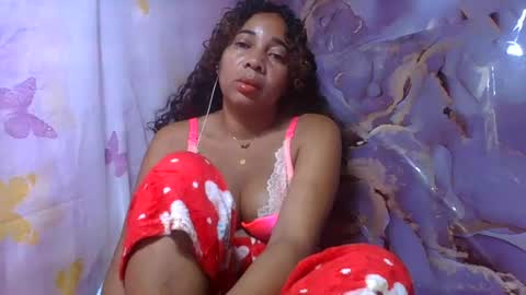 Snapshot of olinaa chatting on 06/27/26, 01:54 olinaa online show from 06/27/26, 01:54