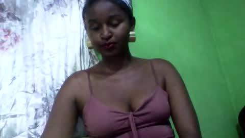 Snapshot of olinah610 chatting on 10/11/25, 04:38 olinah610 online show from 10/11/25, 04:38
