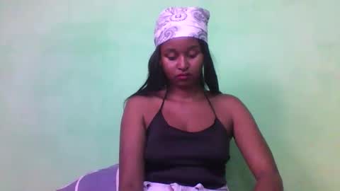 Snapshot of olinah610 chatting on 11/14/25, 07:51 olinah610 online show from 11/14/25, 07:51