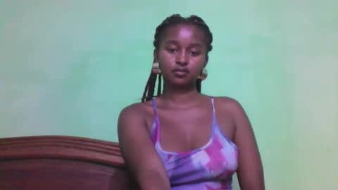 Snapshot of olinah610 chatting on 11/19/25, 06:19 olinah610 online show from 11/19/25, 06:19