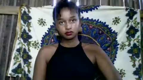 Snapshot of olinah610 chatting on 05/20/26, 07:03 olinah610 online show from 05/20/26, 07:03