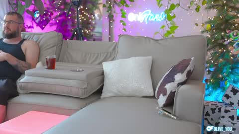 Snapshot of olive_you_ chatting on 12/07/24, 05:31 Olive online show from 12/07/24, 05:31