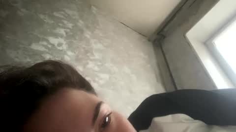 Snapshot of olivepeach chatting on 12/03/24, 07:43 Oil online show from 12/03/24, 07:43