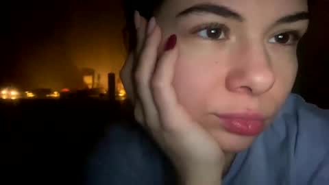 Snapshot of olivepeach chatting on 12/30/24, 04:29 Oil online show from 12/30/24, 04:29