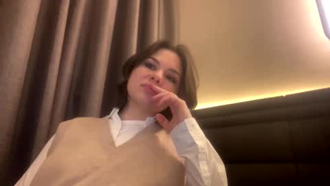 Snapshot of olivepeach chatting on 02/09/25, 05:01 Oil online show from 02/09/25, 05:01