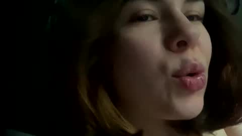 Snapshot of olivepeach chatting on 11/03/25, 09:32 Oil online show from 11/03/25, 09:32