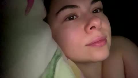 Snapshot of olivepeach chatting on 11/09/25, 12:25 Oil online show from 11/09/25, 12:25