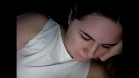 Snapshot of olivepeach chatting on 11/23/25, 09:31 Oil online show from 11/23/25, 09:31