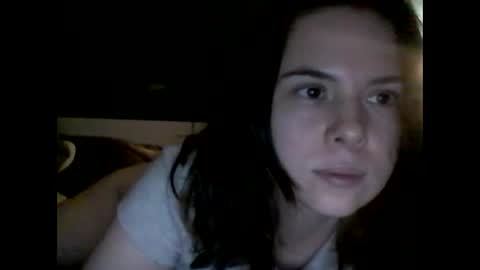 Snapshot of olivepeach chatting on 03/31/26, 07:36 Oil online show from 03/31/26, 07:36