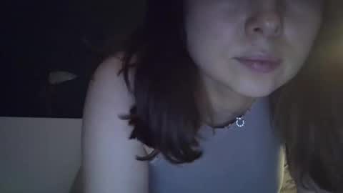 Snapshot of olivepeach chatting on 04/19/26, 06:21 Oil online show from 04/19/26, 06:21