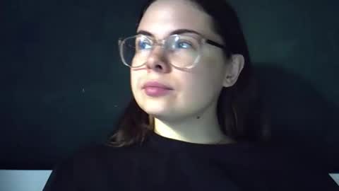 Snapshot of olivepeach chatting on 05/23/26, 11:47 Oil online show from 05/23/26, 11:47