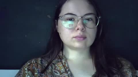 Snapshot of olivepeach chatting on 07/25/26, 10:24 Oil online show from 07/25/26, 10:24
