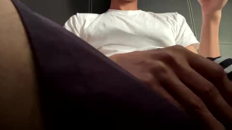 Snapshot of oliver__4587 chatting on 11/09/25, 02:15 oliver__4587 online show from 11/09/25, 02:15