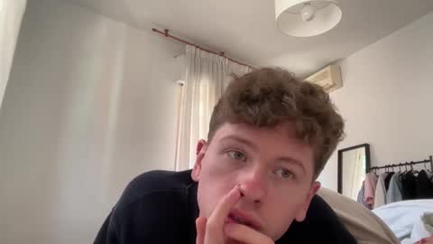 Snapshot of oliver_and_thomas chatting on 09/24/25, 01:03 Oliver and Thomas online show from 09/24/25, 01:03