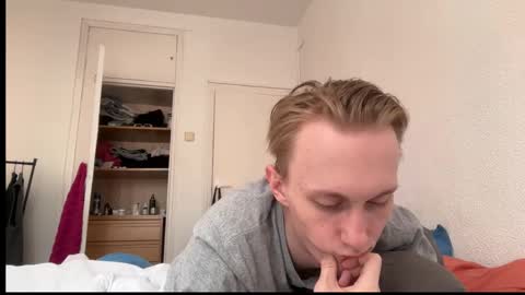 Snapshot of oliver_and_thomas chatting on 10/16/25, 10:16 Oliver and Thomas online show from 10/16/25, 10:16