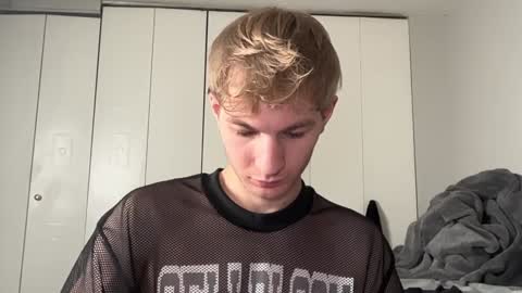 Snapshot of oliver_beck chatting on 12/10/24, 07:43 Oliver Beck online show from 12/10/24, 07:43