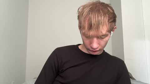 Snapshot of oliver_beck chatting on 01/05/25, 08:00 Oliver Beck online show from 01/05/25, 08:00