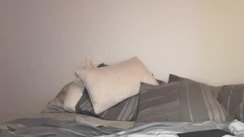 Snapshot of oliver_beck chatting on 02/08/25, 02:04 Oliver Beck online show from 02/08/25, 02:04