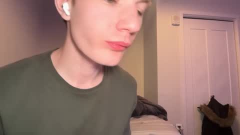 Snapshot of oliver_beck chatting on 02/10/25, 02:30 Oliver Beck online show from 02/10/25, 02:30