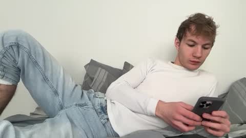 Snapshot of oliver_beck chatting on 02/16/25, 06:10 Oliver Beck online show from 02/16/25, 06:10