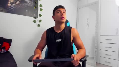 Oliver bray online show from 02/16/25, 01:03