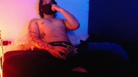 Snapshot of oliver_laid_2023 chatting on 12/31/24, 03:55 oliver_laid_2023 online show from 12/31/24, 03:55