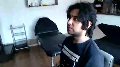 Snapshot of oliver_laid_2023 chatting on 10/21/25, 06:41 oliver_laid_2023 online show from 10/21/25, 06:41