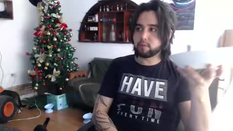 Snapshot of oliver_laid_2023 chatting on 12/20/25, 07:43 oliver_laid_2023 online show from 12/20/25, 07:43