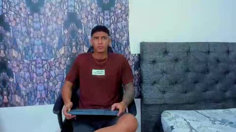 Snapshot of oliver_smith_2 chatting on 02/27/25, 12:21 oliver_smith_2 online show from 02/27/25, 12:21