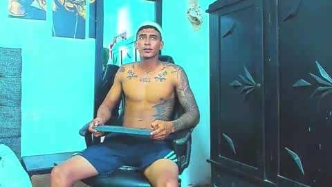 Snapshot of oliver_smith_2 chatting on 11/12/25, 04:40 oliver_smith_2 online show from 11/12/25, 04:40