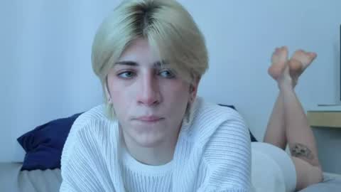 Snapshot of oliver_star_boy chatting on 07/01/26, 12:07 oliver online show from 07/01/26, 12:07