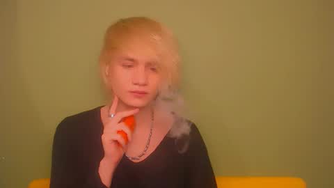 Snapshot of oliver_sweet_ chatting on 12/11/24, 02:52 Oliver online show from 12/11/24, 02:52