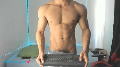 Snapshot of oliver_thompsson chatting on 01/08/26, 07:05 oliver thompsson online show from 01/08/26, 07:05